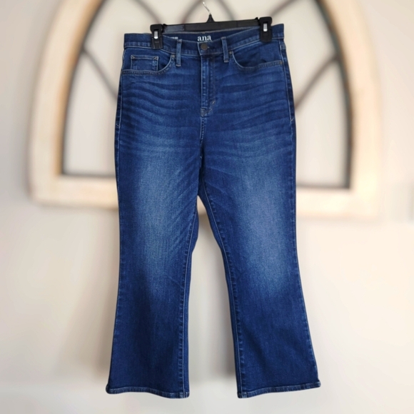 A.n.a High Rise Cropped Flare, Medium Wash, Size 10 - Picture 1 of 3